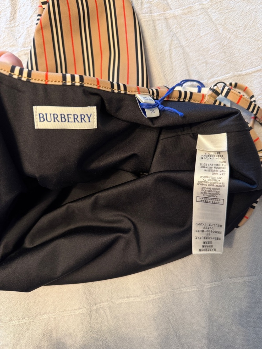 BNWT Burberry one piece swimsuit - Picture 9 of 11
